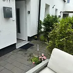 Stilvolles Naehe Messe Duesseldorf In Sued 아파트
