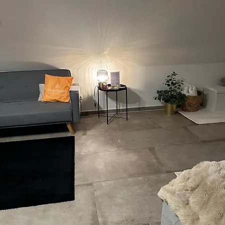 Stilvolles Naehe Messe Duesseldorf In Sued Apartment